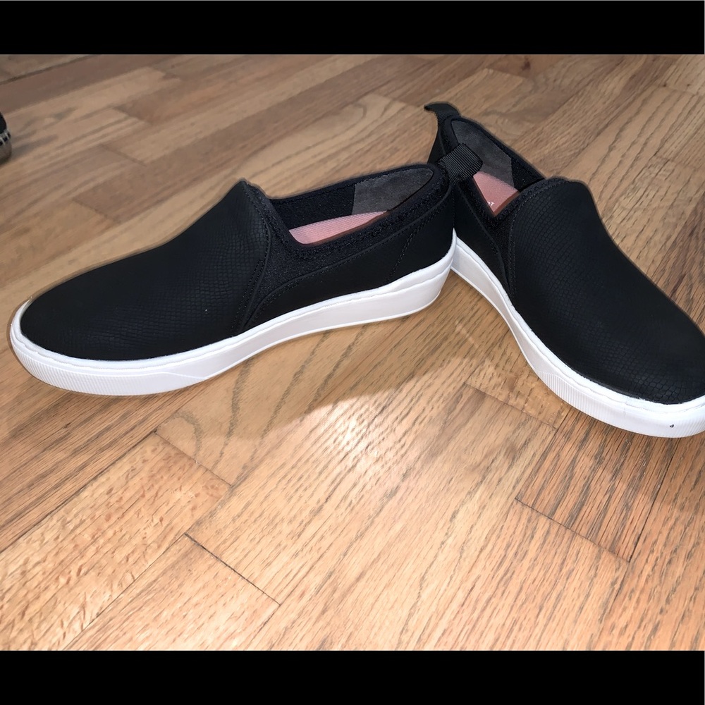 Dr. Scholls sneakers size 7. Super comfy